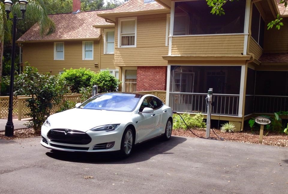 Tesla Charging Stations at North Orlando Inn!