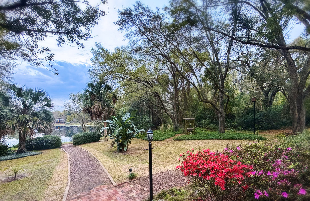 Grounds and Lake at Thurston House